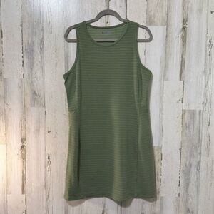 Hi-Tec Green Striped Apparel